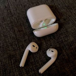 Air pod earbuds